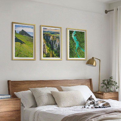 Večdelna slika v okvirju Zelene gore reka skale