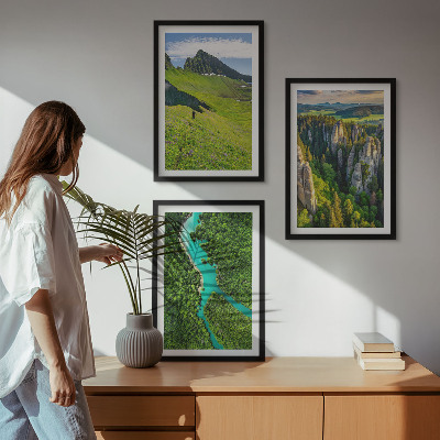 Večdelna slika v okvirju Zelene gore reka skale