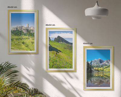 Set 3 slik v okvirju Zeleni griči z gradom