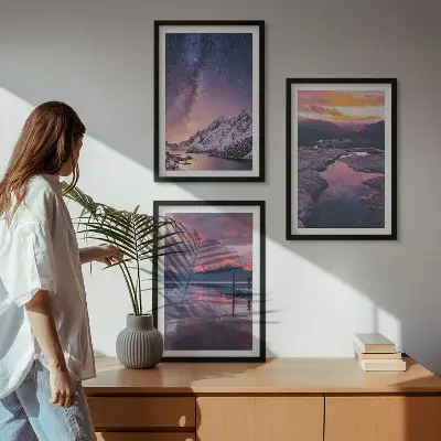 Komplet 3 slik v okvirju z motivi gora, vode in čudovitih pokrajin