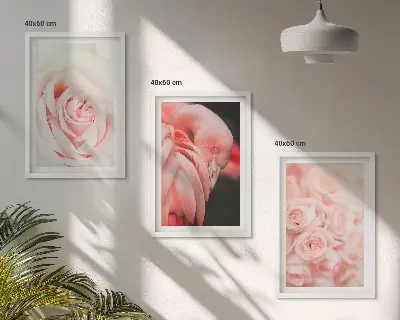Triptih v okvirju z motivom nežnih pastelno roza flamingov