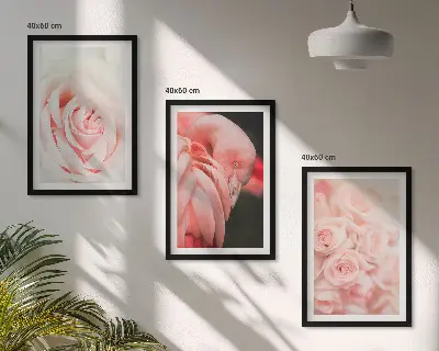 Triptih v okvirju z motivom nežnih pastelno roza flamingov