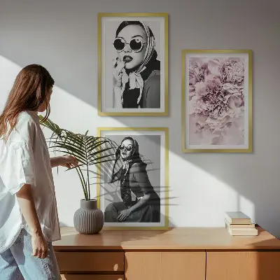Elegantni portreti žensk s cvetjem triptih v okvirju