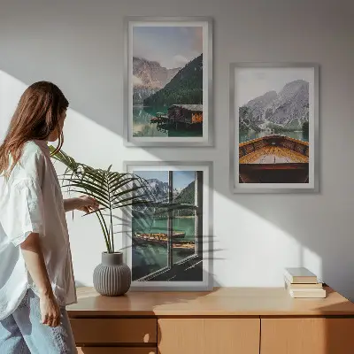 Večdelna slika v okvirju gorsko jezero s kočami