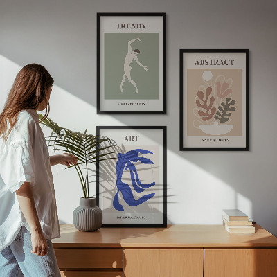 Triptih v okvirju Matissejeve elegantne rastlinske figure