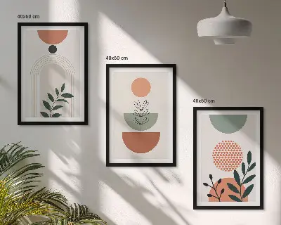 Večdelna slika v okvirju s sodobnimi rastlinskimi motivi