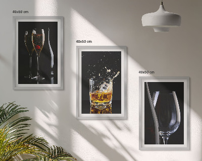 Set 3 slik v okvirju Kozarci vina in viskija na črnem ozadju