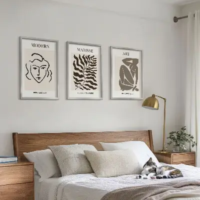 Triptih v okvirju elegantna grafika s črtami in liki