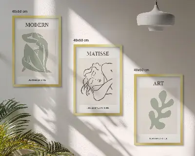 Večdelna slika v okvirju z elegantno zasnovo rastlinskih motivov