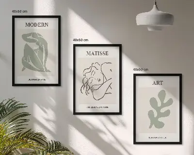 Večdelna slika v okvirju z elegantno zasnovo rastlinskih motivov