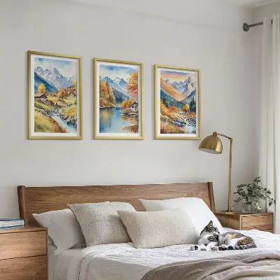 Komplet 3 slik v okvirju jesenske gore in rečne hiše