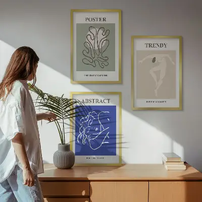 Večdelna slika v okvirju s pastelno grafiko Henrija Matisseja