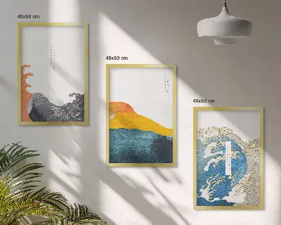 Triptih v okvirju z motivom valov v japonskem grafičnem slogu