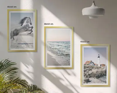 Triptih v okvirju konjska plaža s svetilnikom in valovi