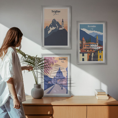 Triptih v okvirju Retro ilustracije gorske arhitekture