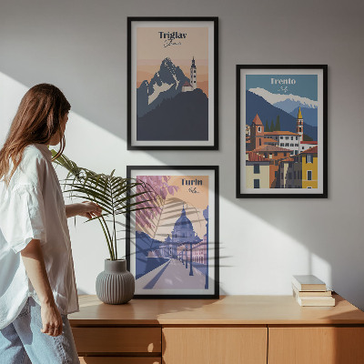 Triptih v okvirju Retro ilustracije gorske arhitekture