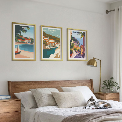 Triptih v okvirju Ilustracije obmorskega mesta