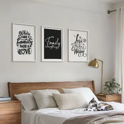 Večdelna slika v okvirju z motivom družine, ljubezni, topline in doma