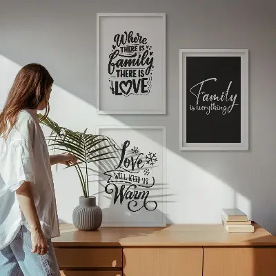 Večdelna slika v okvirju z motivom družine, ljubezni, topline in doma