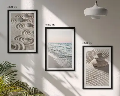 Komplet 3 slik v okvirju z motivom valov, peska, vode in kamenja na plaži