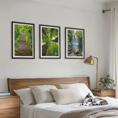 Komplet 3 slik v okvirju motiv gozda in slapa z vegetacijo