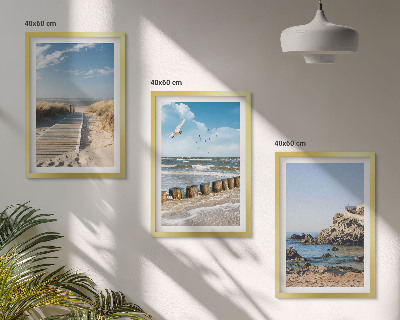 Večdelna slika v okvirju Lesena pot ob plaži, pečine