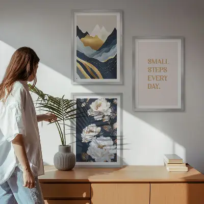 Abstraktni triptih gore in rože v okvirju