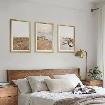 Triptih v okvirju morski motiv s plažo, valovi in kamni