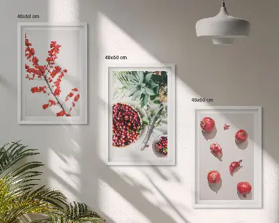 Večdelna slika v okvirju minimalistični motiv rdečih plodov