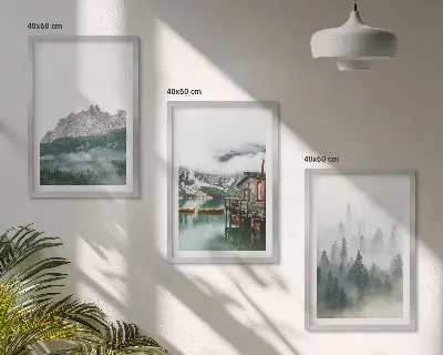 Komplet 3 slik v okvirju gore, jezero, koča in megla