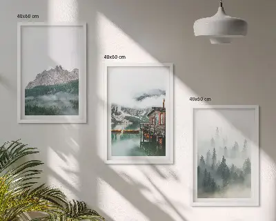 Komplet 3 slik v okvirju gore, jezero, koča in megla