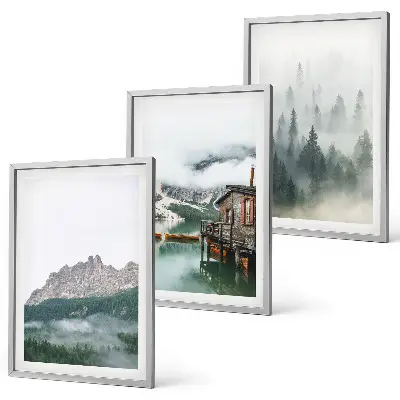 Komplet 3 slik v okvirju gore, jezero, koča in megla