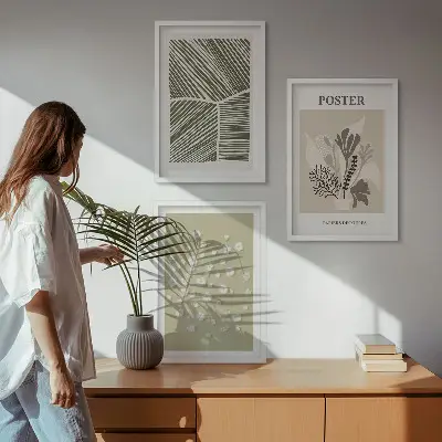 Umirjeni rastlinski motivi triptih v okvirju