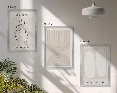 Komplet 3 slik v okvirju z elegantnimi minimalističnimi linijami