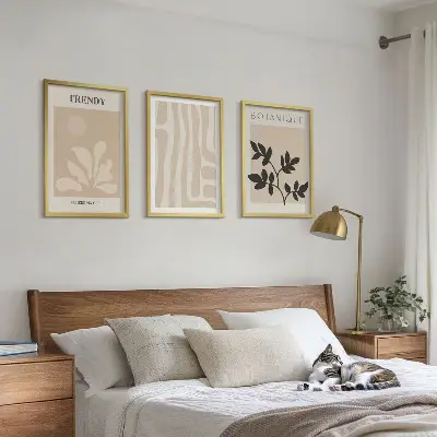 Triptih v okvirju elegantni rastlinski vzorci v bež in črni barvi