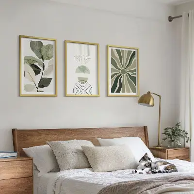 Komplet 3 slik v okvirjih z rastlinskimi motivi, geometrijskimi vzorci in zelenjem