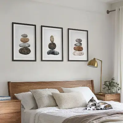 Minimalistični boho kamni triptih v okvirju