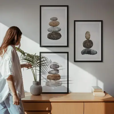 Minimalistični boho kamni triptih v okvirju