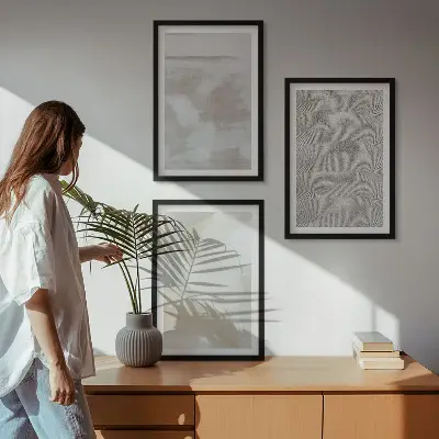 Komplet 3 slik v okvirju z abstraktnim modernim oblikovanjem