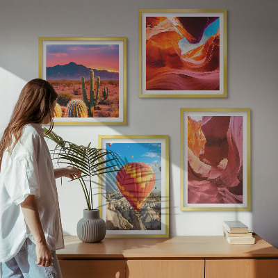 Pripravljena stenska galerija Pokrajine puščavskih sotesk