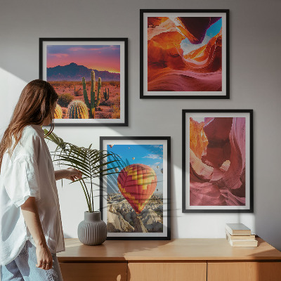Pripravljena stenska galerija Pokrajine puščavskih sotesk