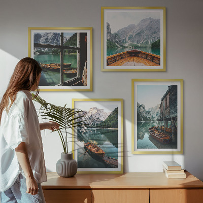 Pripravljena stenska galerija Hiša ob gorskem jezeru v Lodžu
