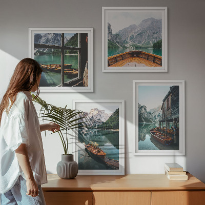 Pripravljena stenska galerija Hiša ob gorskem jezeru v Lodžu