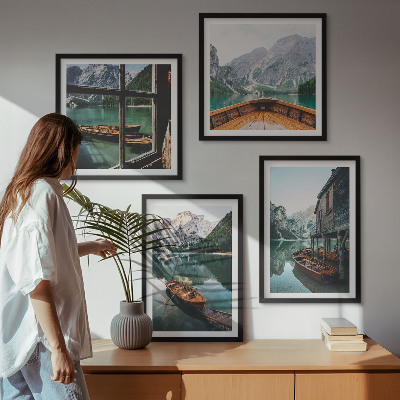 Pripravljena stenska galerija Hiša ob gorskem jezeru v Lodžu