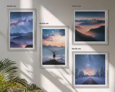 Pripravljena stenska galerija z motivom nočnega neba, gora, megle in jelena
