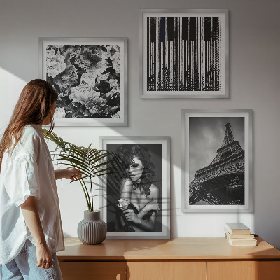 Pripravljena stenska galerija Portret ženske z Eifflovo vrtnico