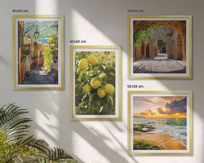 Pripravljena stenska galerija slikovite ulice ob morju in plaža