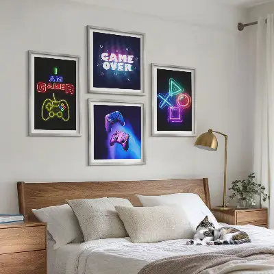 Pripravljena stenska galerija igralne plošče z ikono igralca in napisi