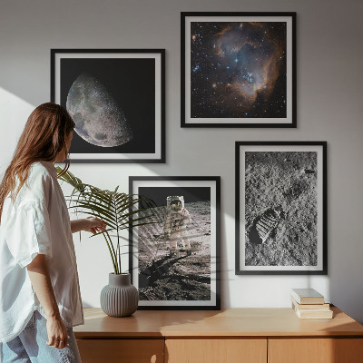 Set 4 slik v okvirju Fotografija sledi astronavta na Luni