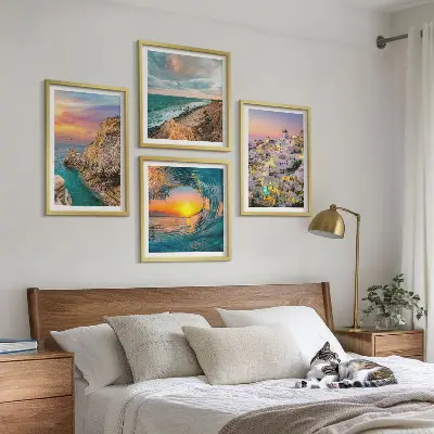 Pripravljena stenska galerija morski valovi in bele hiše na Santoriniju